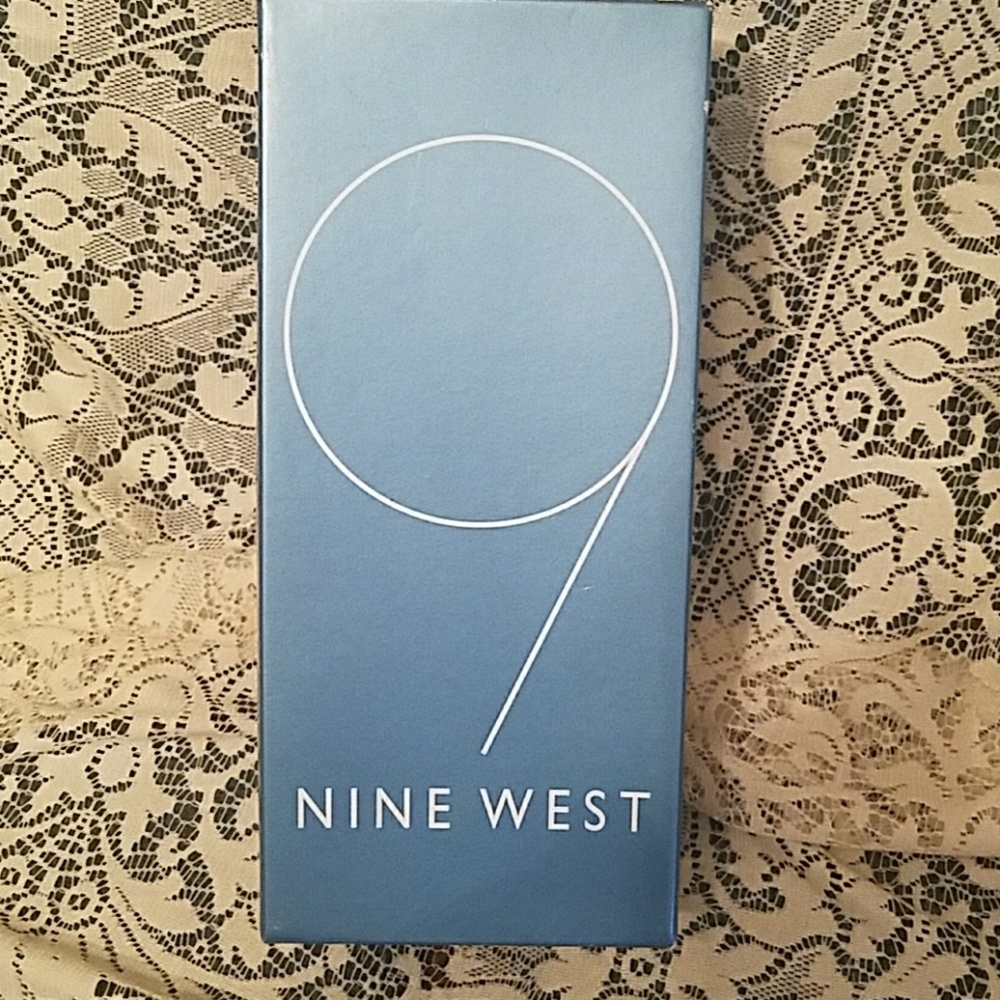 NINE WEST DK Brown w/plaid toe pumps